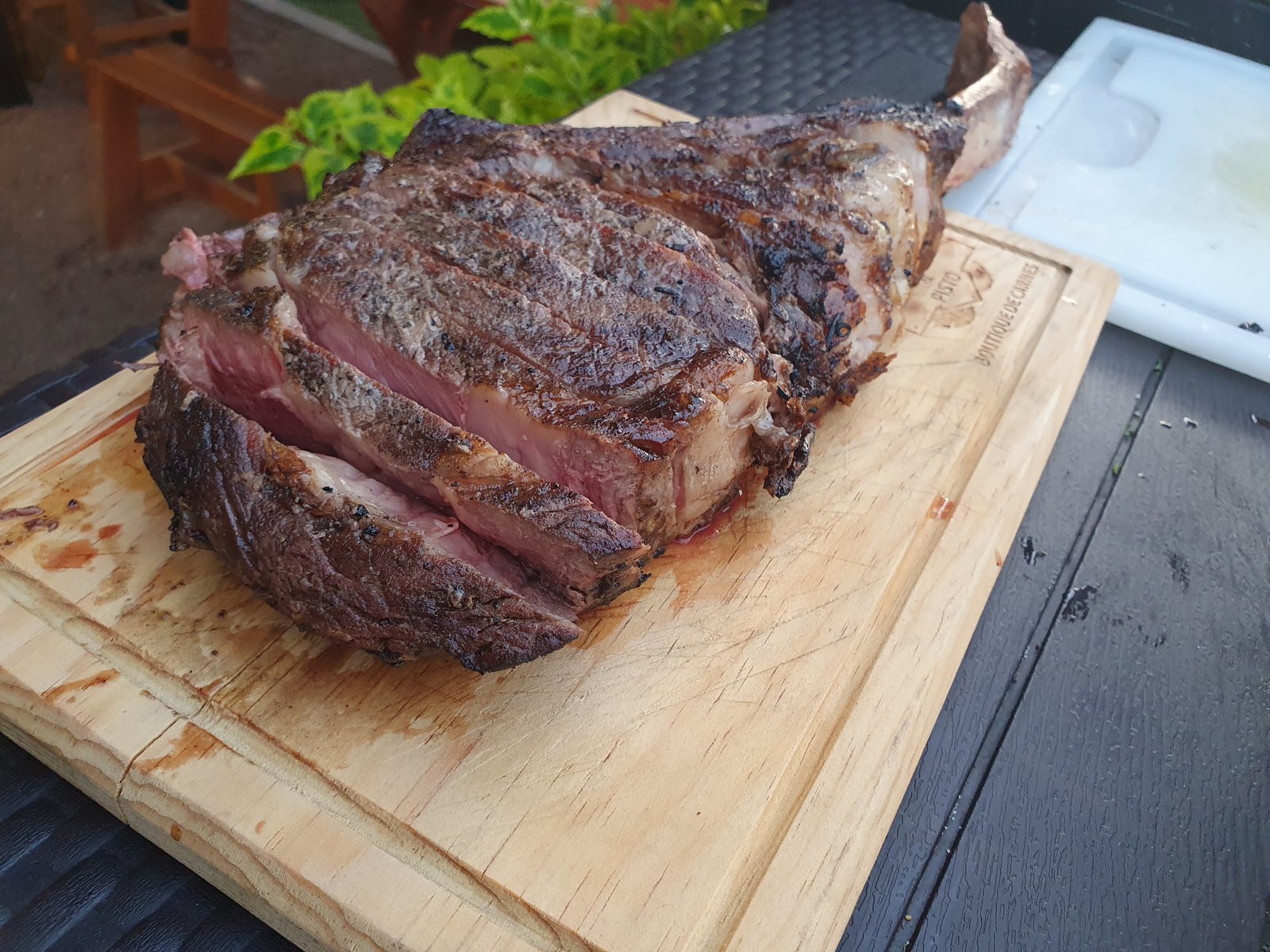 Corte Tomahawk a la parrilla — Carne & Pisto